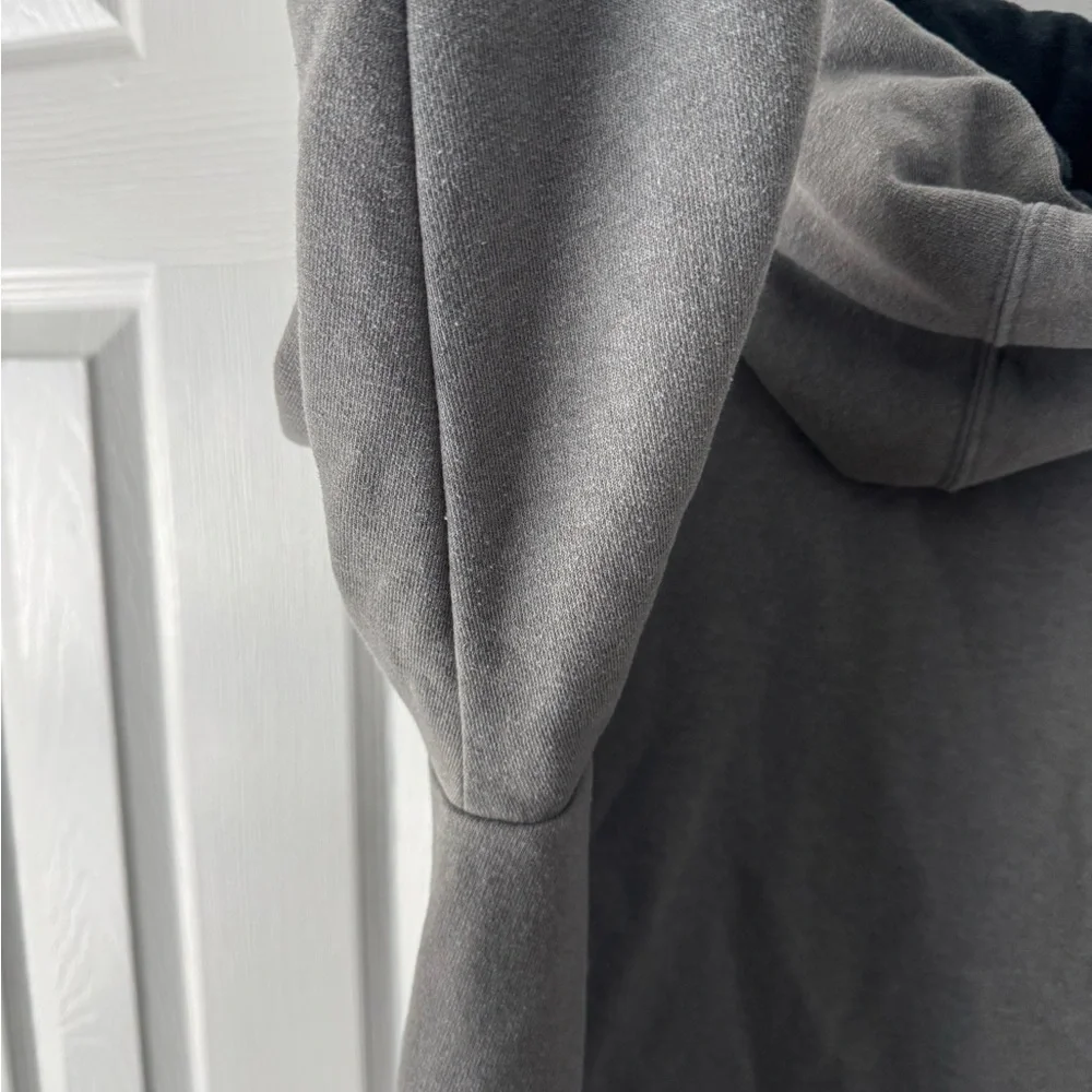The North Face Charcoal Gray Pullover Sweatshirt Hoodie Vertical Logo Medium